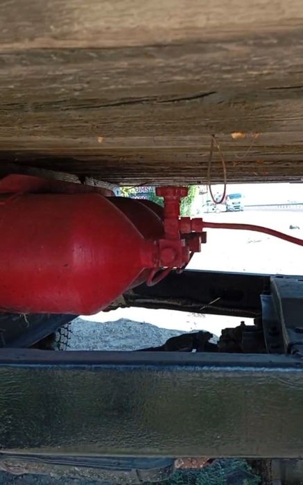 Uvazik sotiladi sastaniyasi zir