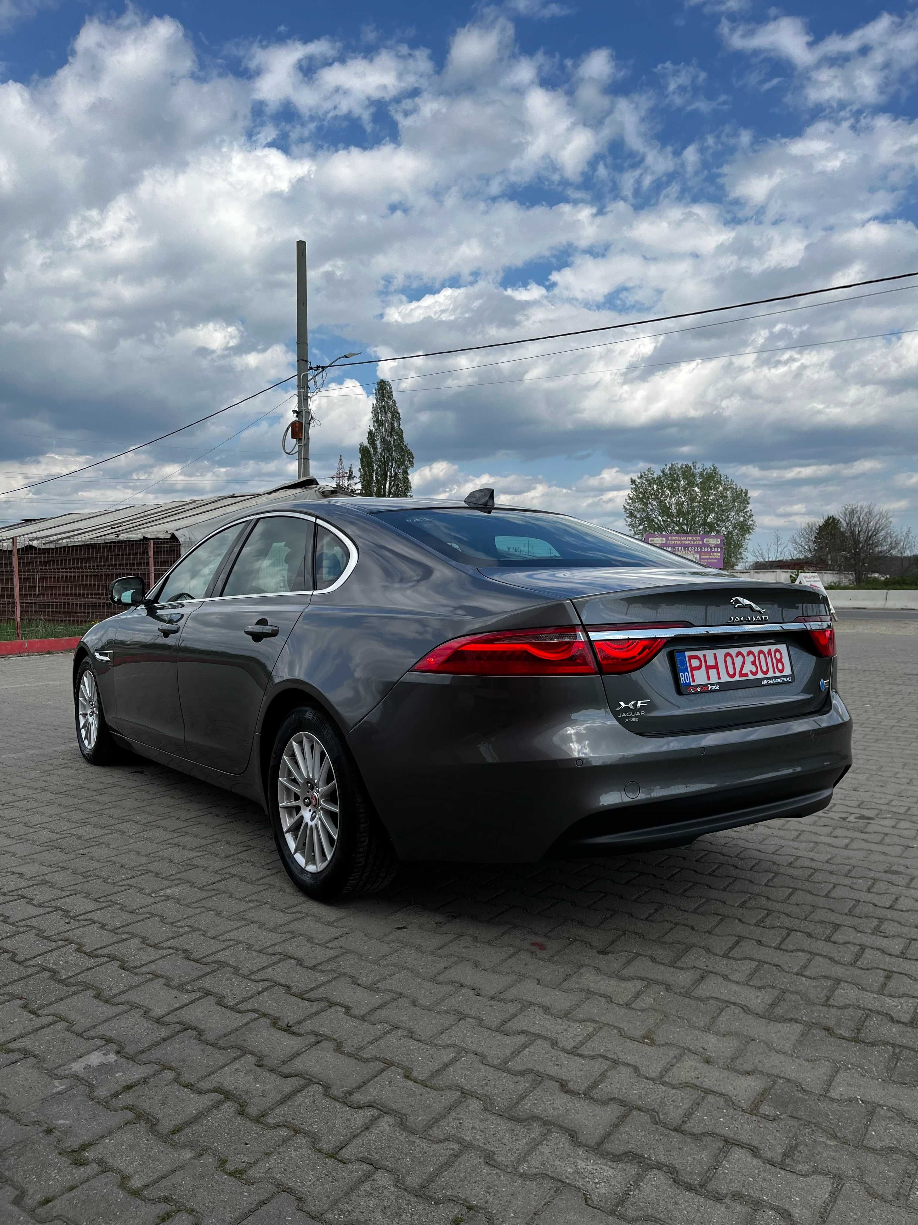 Jaguar XF 2.0 D E-Performance Aut. LED-Xenon Leather Navi KeylessGo