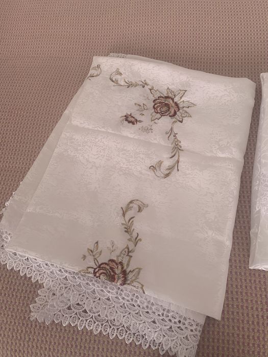 Продам скатерть шелк