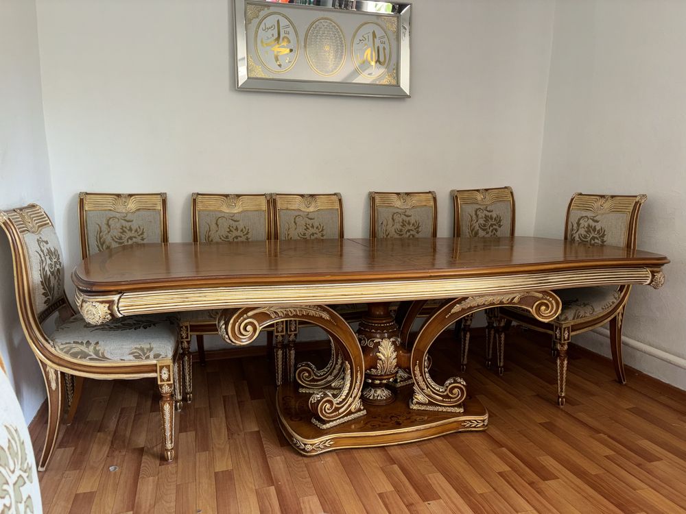 Продам срочно стол и стулья