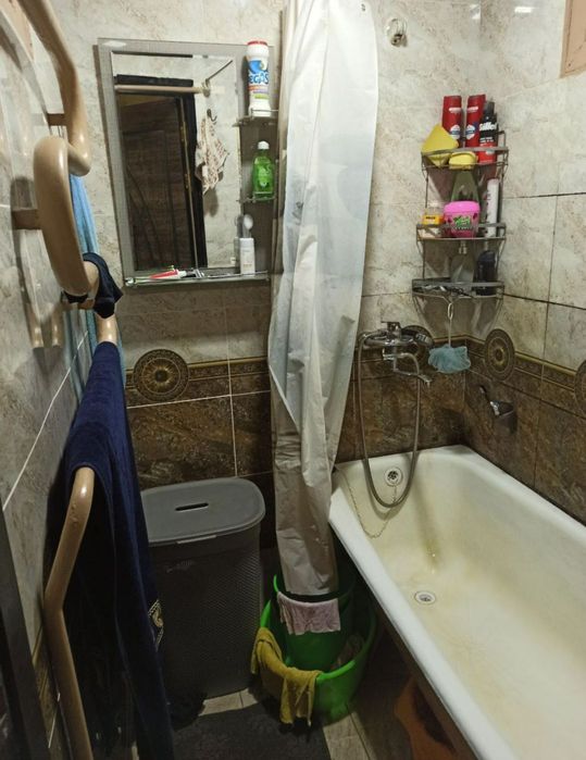 Квартира продаётся Чиланзар 23 квартал 3/5/5 бал 2*6 школа 44