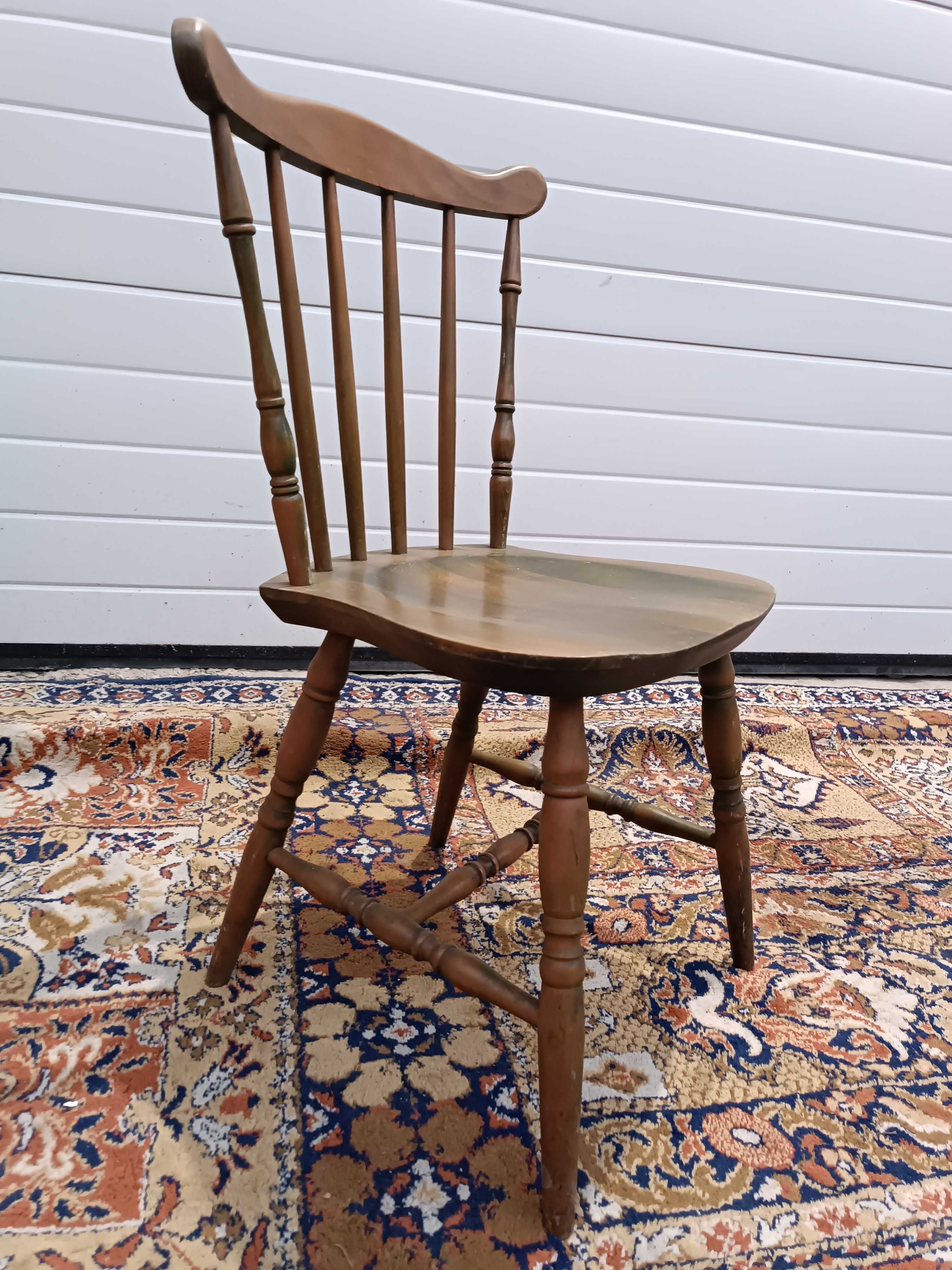 Стилни ретро дървени трапезни столове внос от Холандия