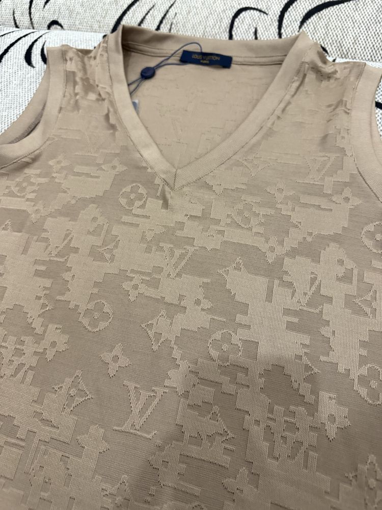 Tricou Femei Louis Vutton marimea M