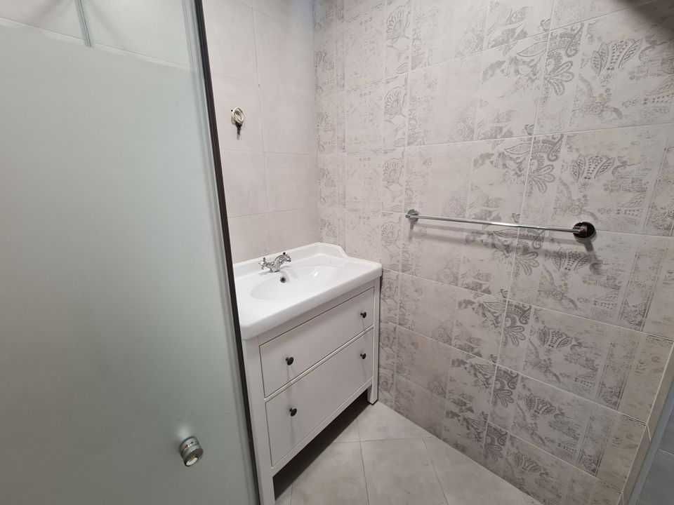 Дава се под наем Двустаен апартамент в Разград, Център - 67 кв.м за 306 € - Снимка #1