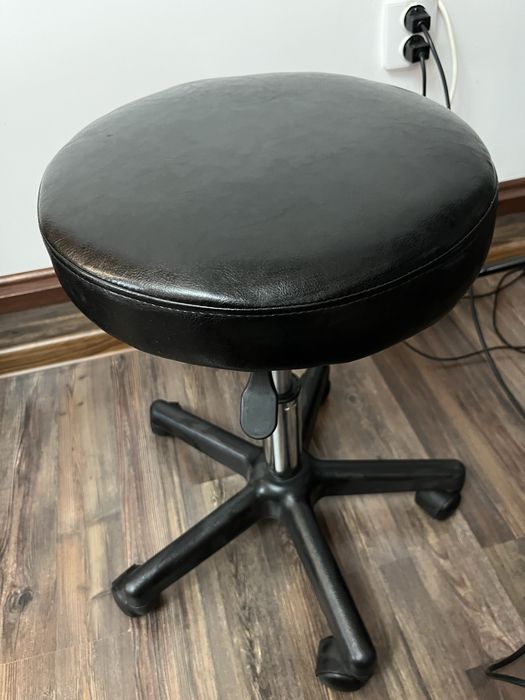 Стол - нов не е използван