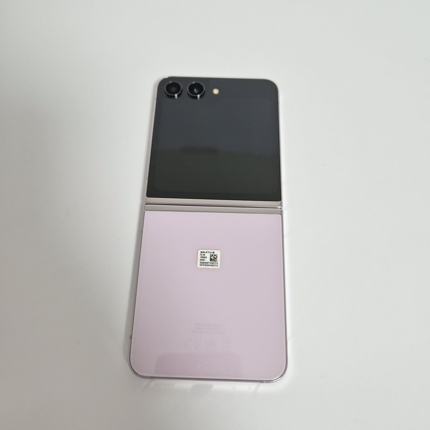 Samsung Galaxy Z Flip 5 Като Нов