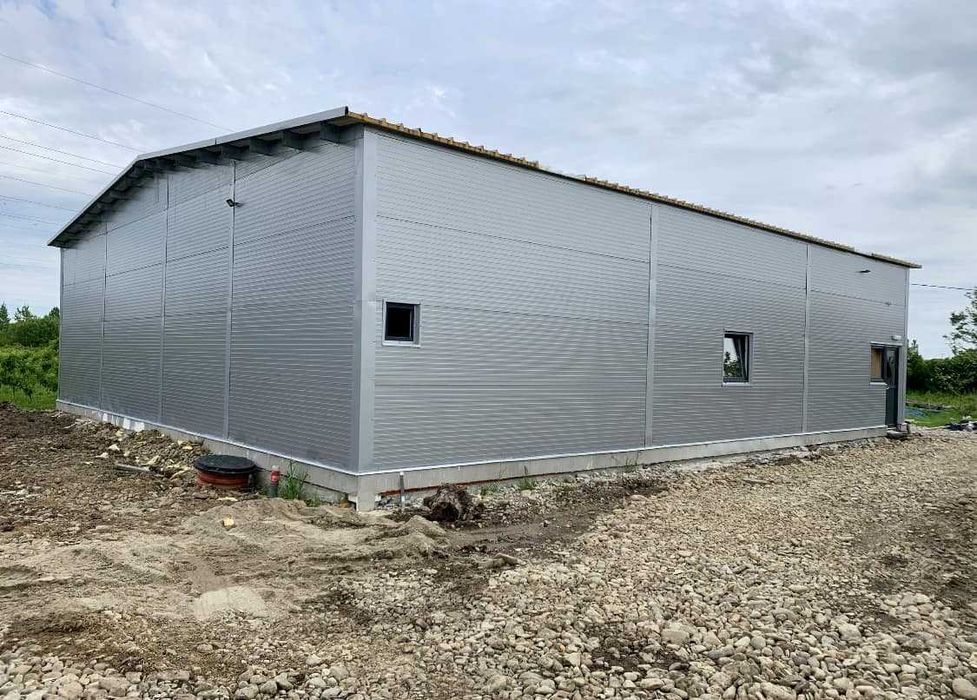 Vând hală pe structură metalică 12m lățime x 26m lungime x 4m înălțime