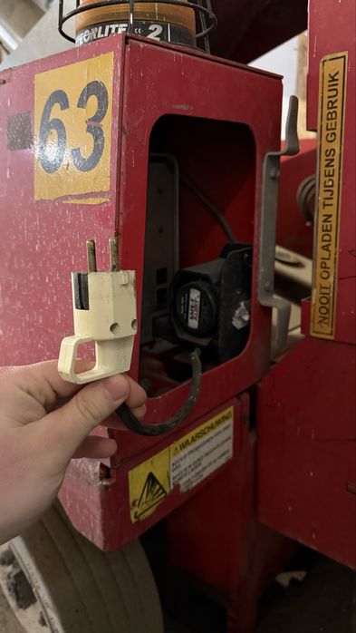 Inchiriez Nacela Electrica Foarfeca Interior 8m