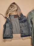 Blugi Sinsay marime 38.
Bluza Decathlon 160 cm, Vesta FB Sister S
