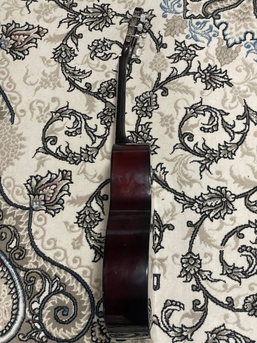 Gitara ful 700.000 som
