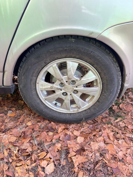 Продам диски с резиной резина буквально новая