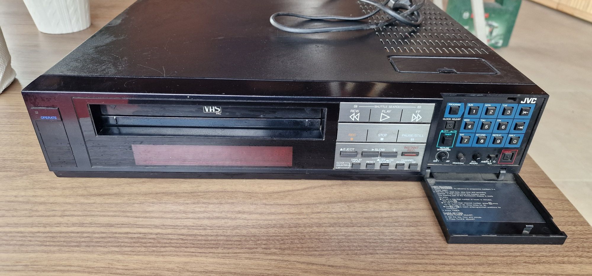 Video recorder JVC HR-D250E defect