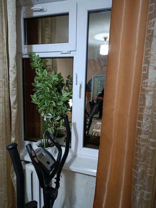 Продается квартира на Чиланзаре-8 квартал 2/4/4 зеркалка