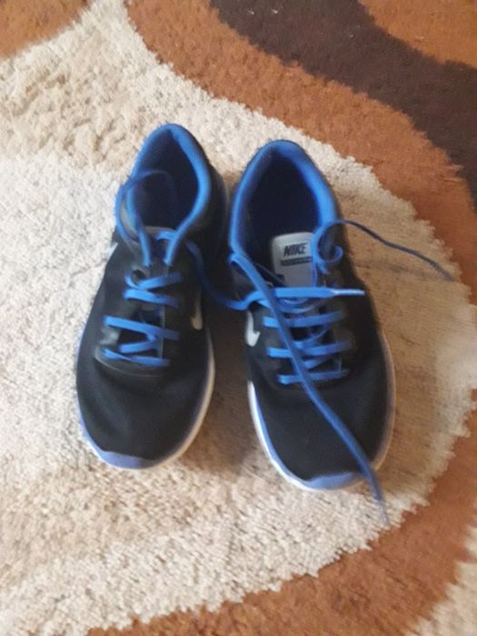 Adidas nike de vară