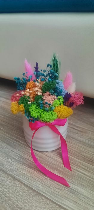 Дърво на живота, кашпа и подаръци със скандинавски мъх