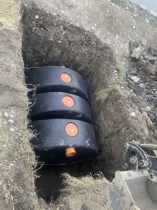 Execut sapaturi/lucrari /inchiriez cu miniexcavator