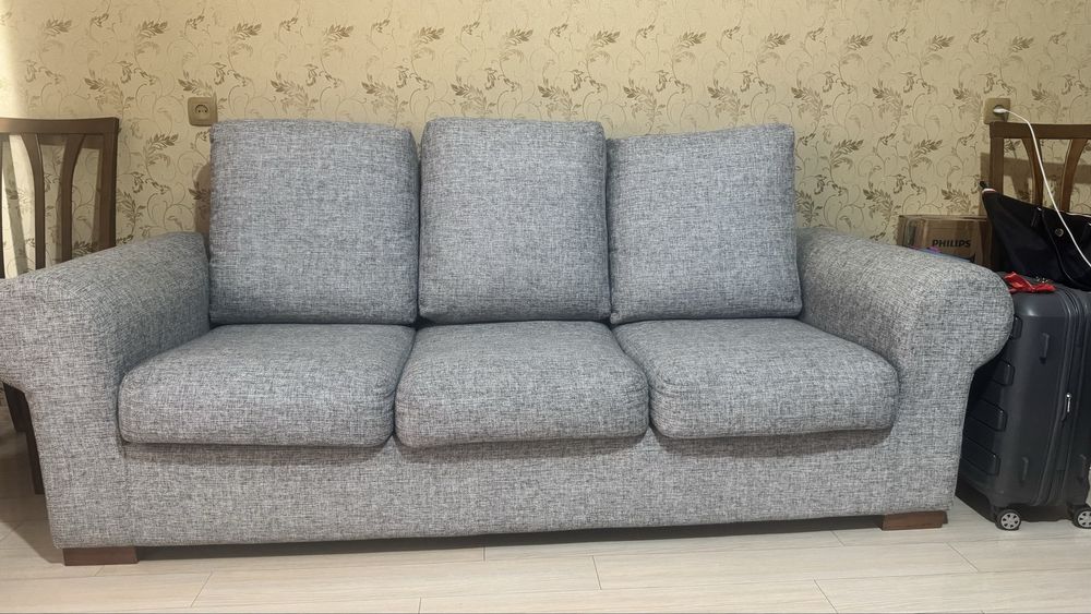 Продам диван с креслом