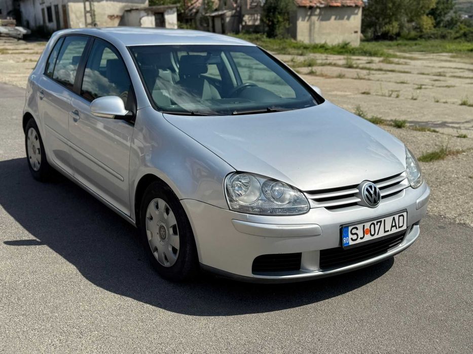Mașină Volkswagen golf