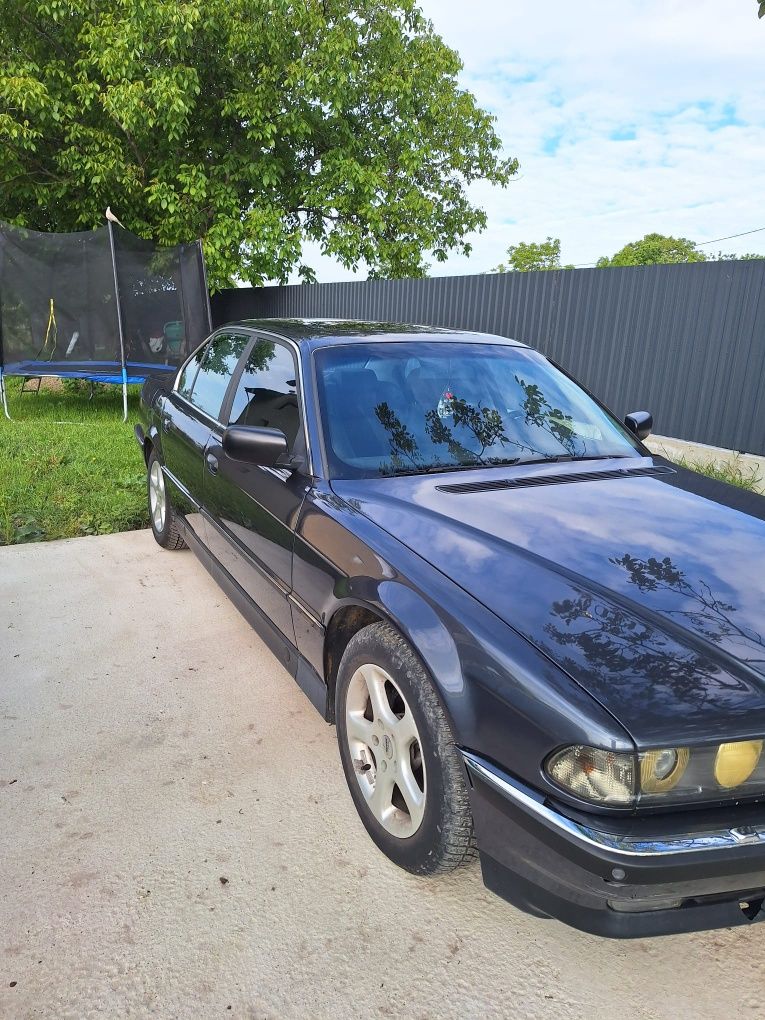 Vând BMW e 38 25 tds manual