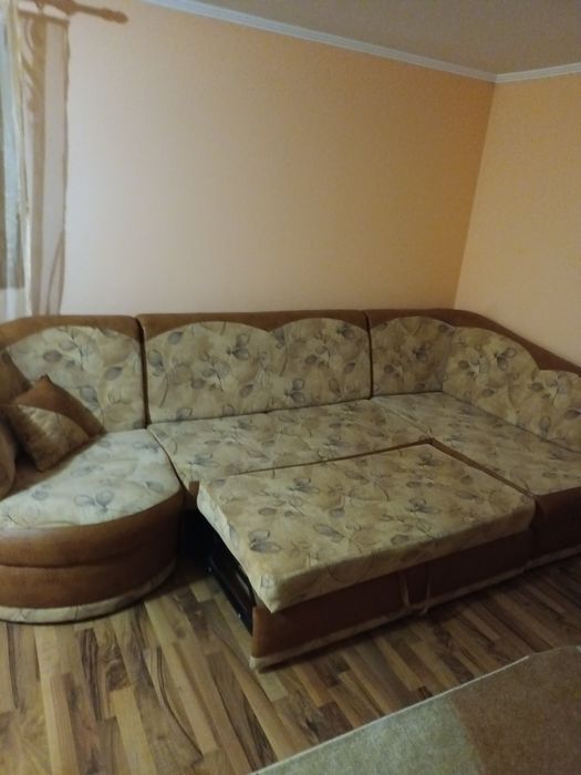 Vând colțar în stare foarte bună  !