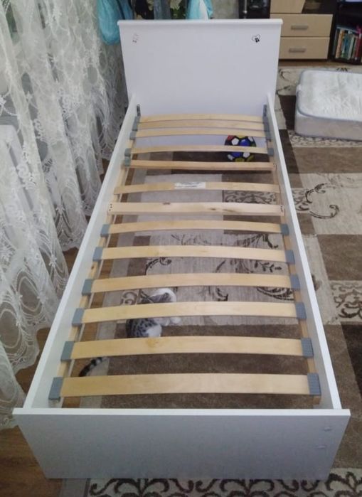 Кровать детская. Белая.