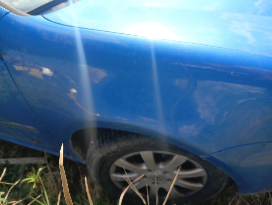 Преден десен калник за vw golf 5