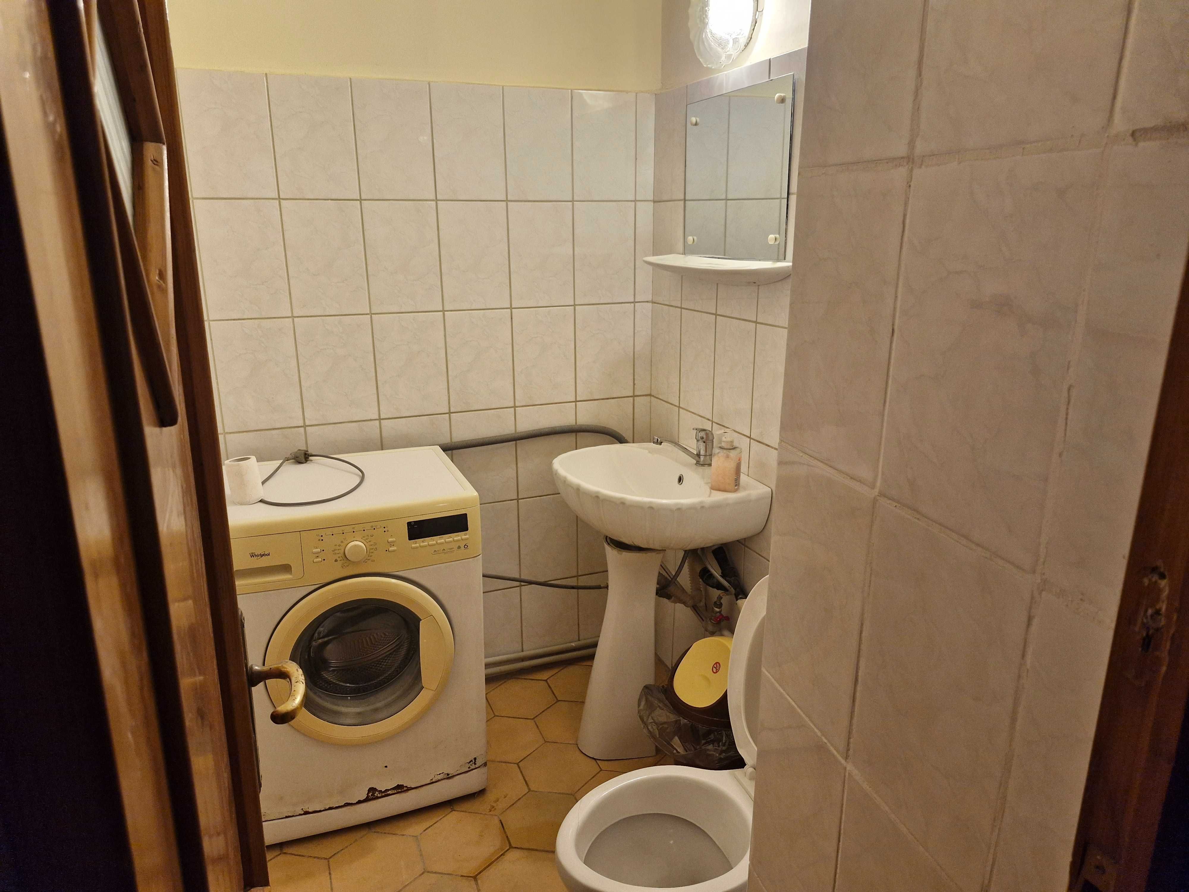 Apartment 3 camere decomandat cu doua grupuri sanitare