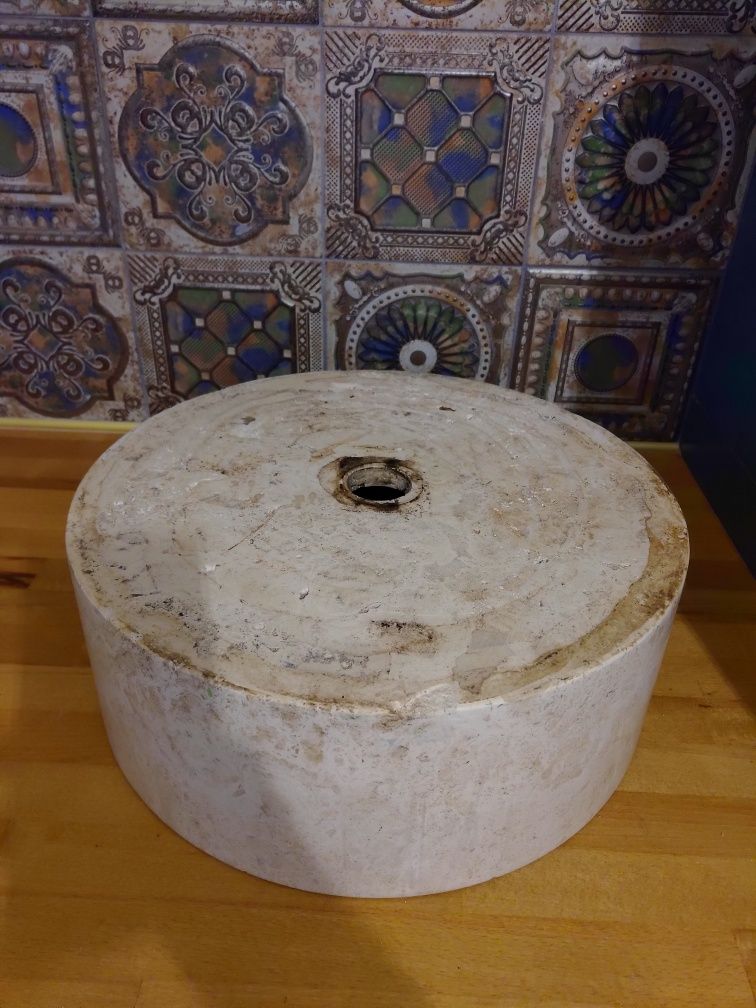 Lavoar din travertin