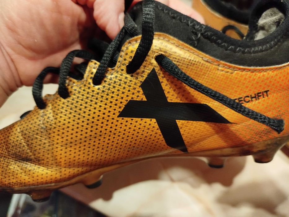 Adidași ADIDAS de fotbal, 37, utilizabili,cu semnături