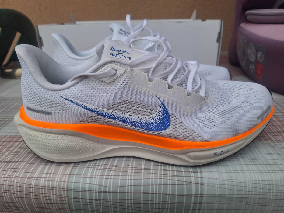 Маратонки  Nike.