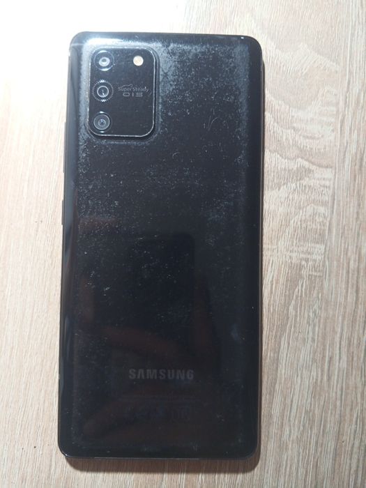 Продам Samsung galaxy S10 lite