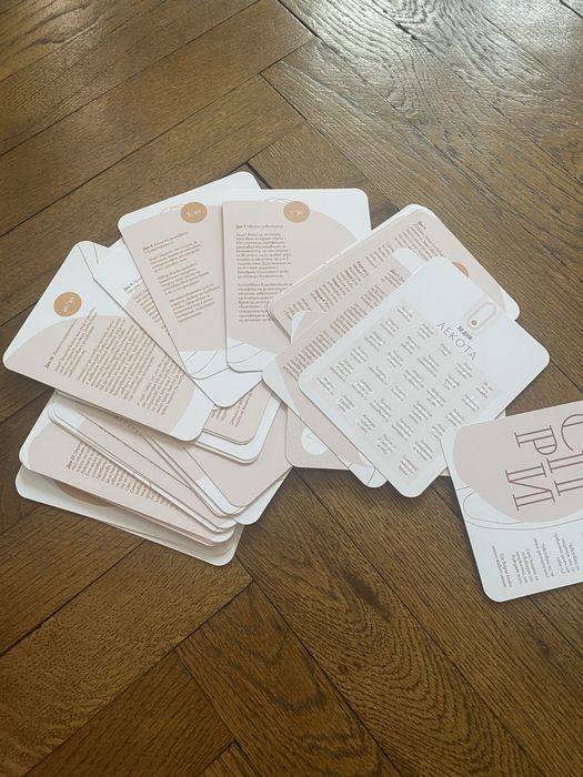 Карти-предизвикателство Създател