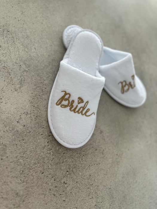 Papuci noi bride