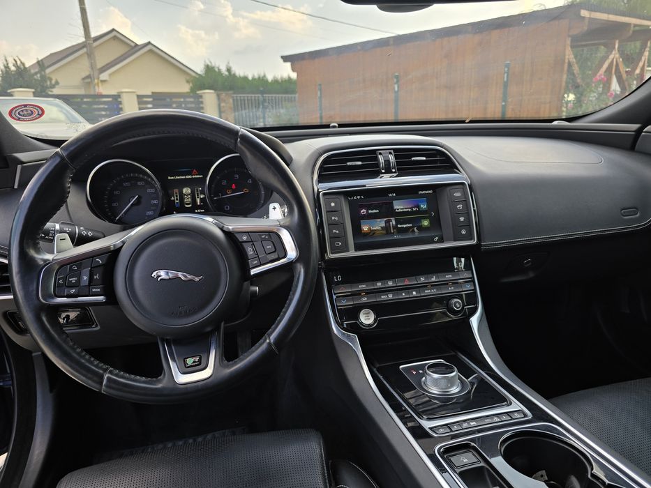 Jaguar XE An 2016
