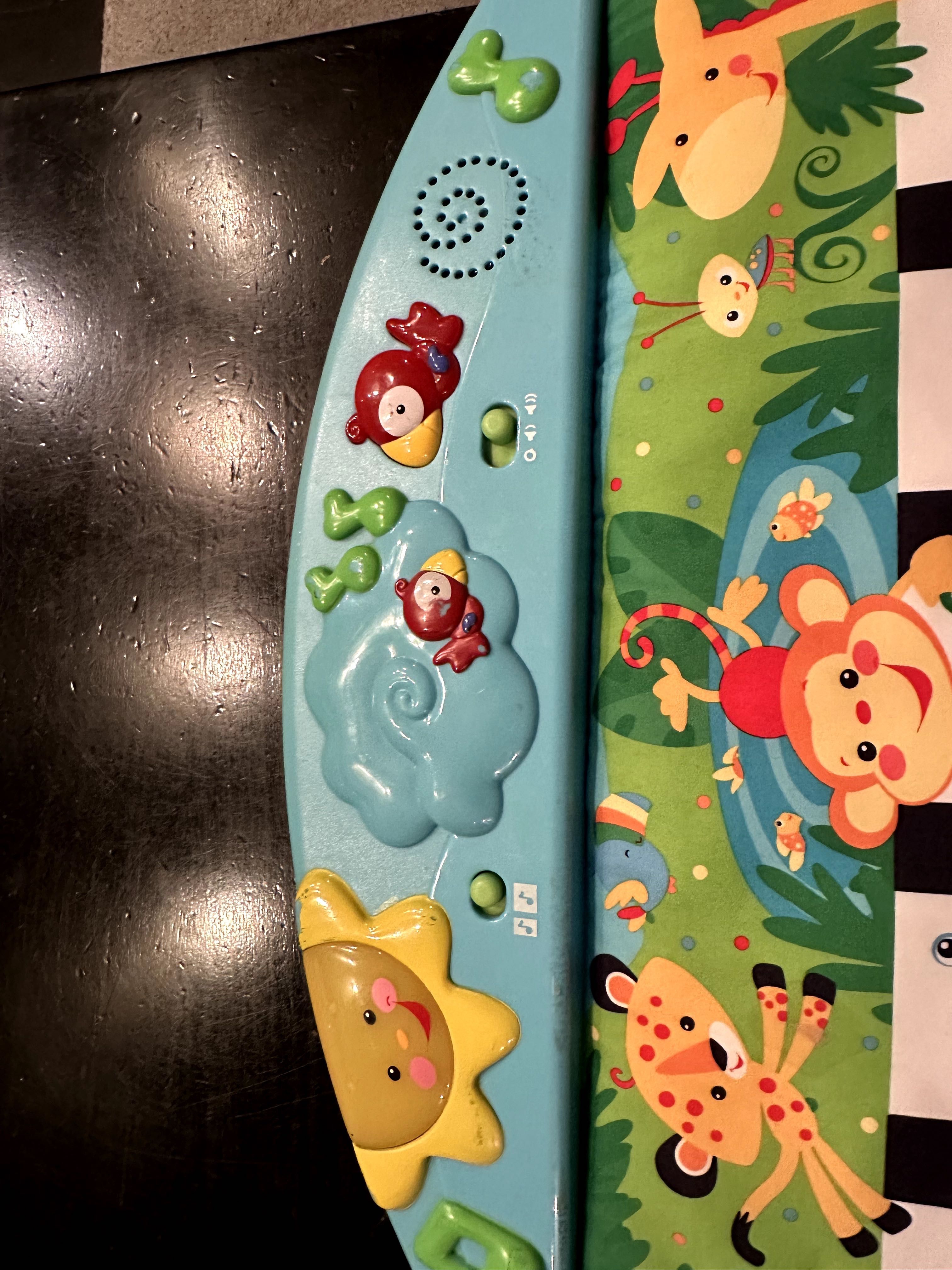 Fisherprice играчка за детско легло - Пиано
