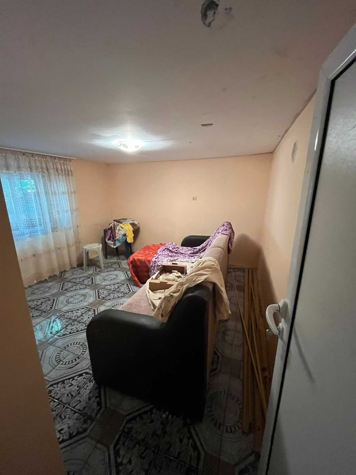 Продава къща с. Добрич , обл.Хасково. Голям двор и отлична локация.