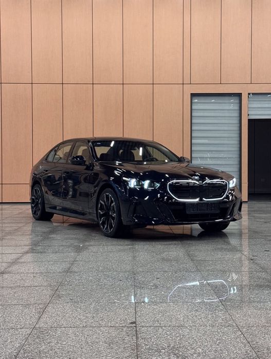 Bmw i5 35L на  акции!