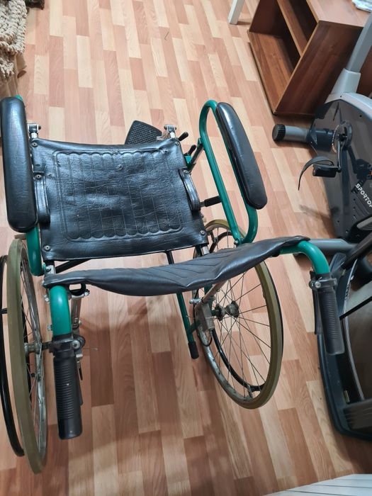 Инвалидная коляска