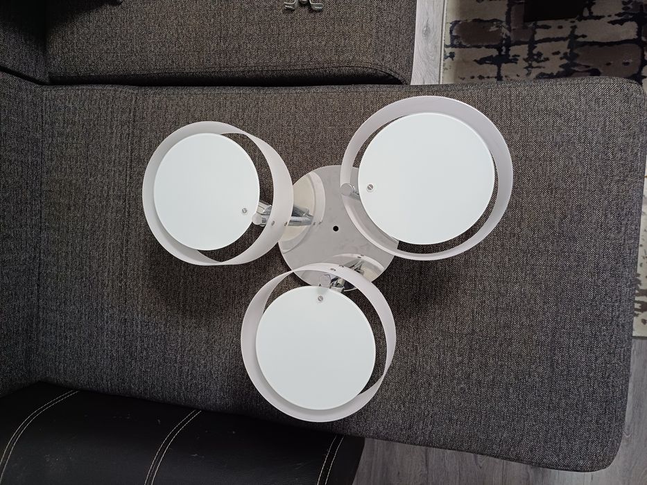 Vand Plafoniera 3x60w
