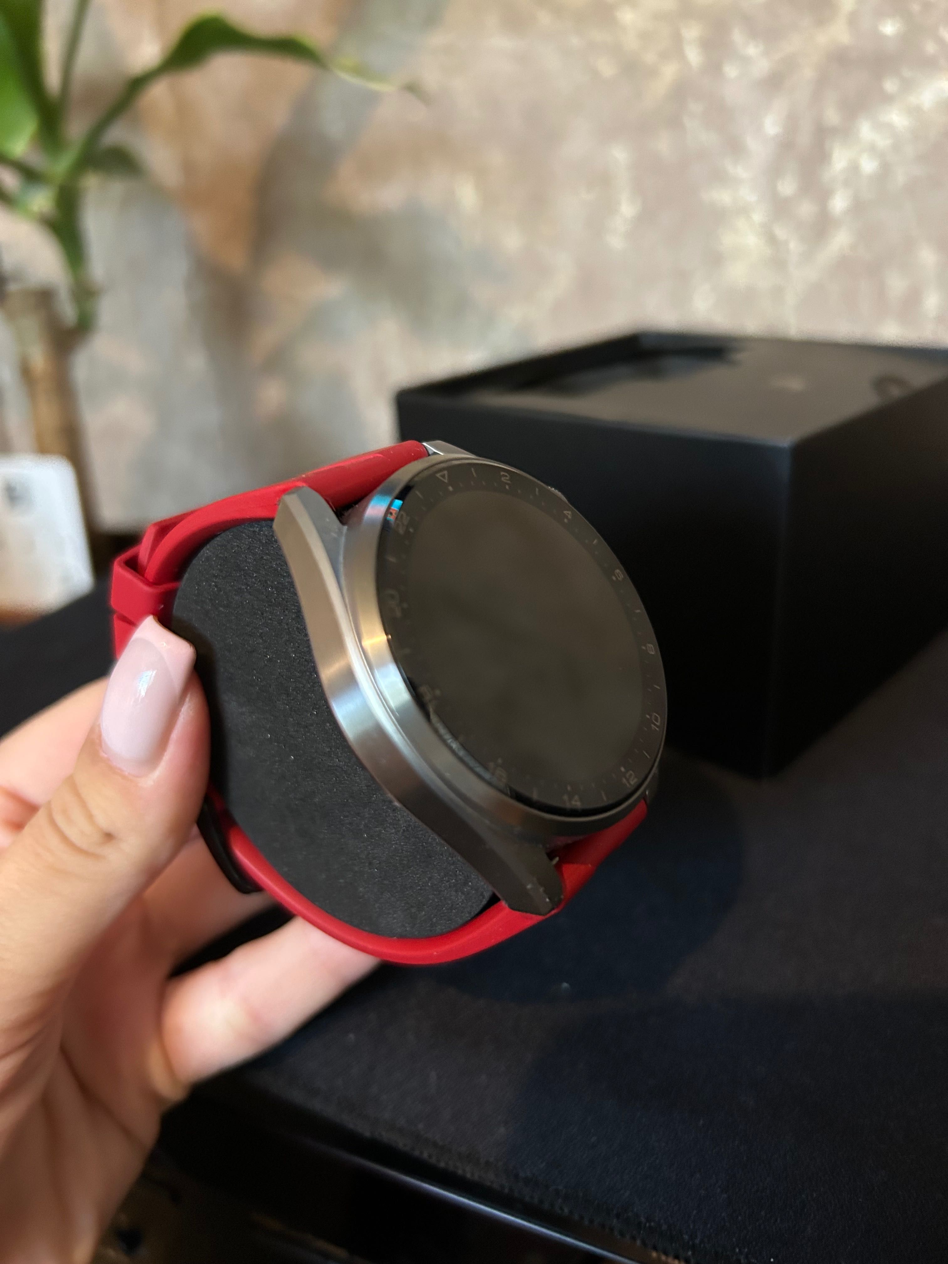 Часовник Huawei GT 3 PRO