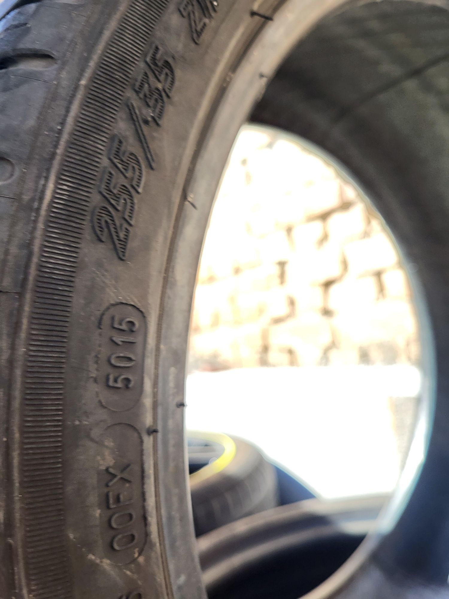 2 бр летни 255/35/18 Michelin