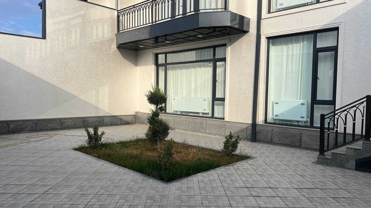 Hovli sotuvda 3 so'tiq Evro