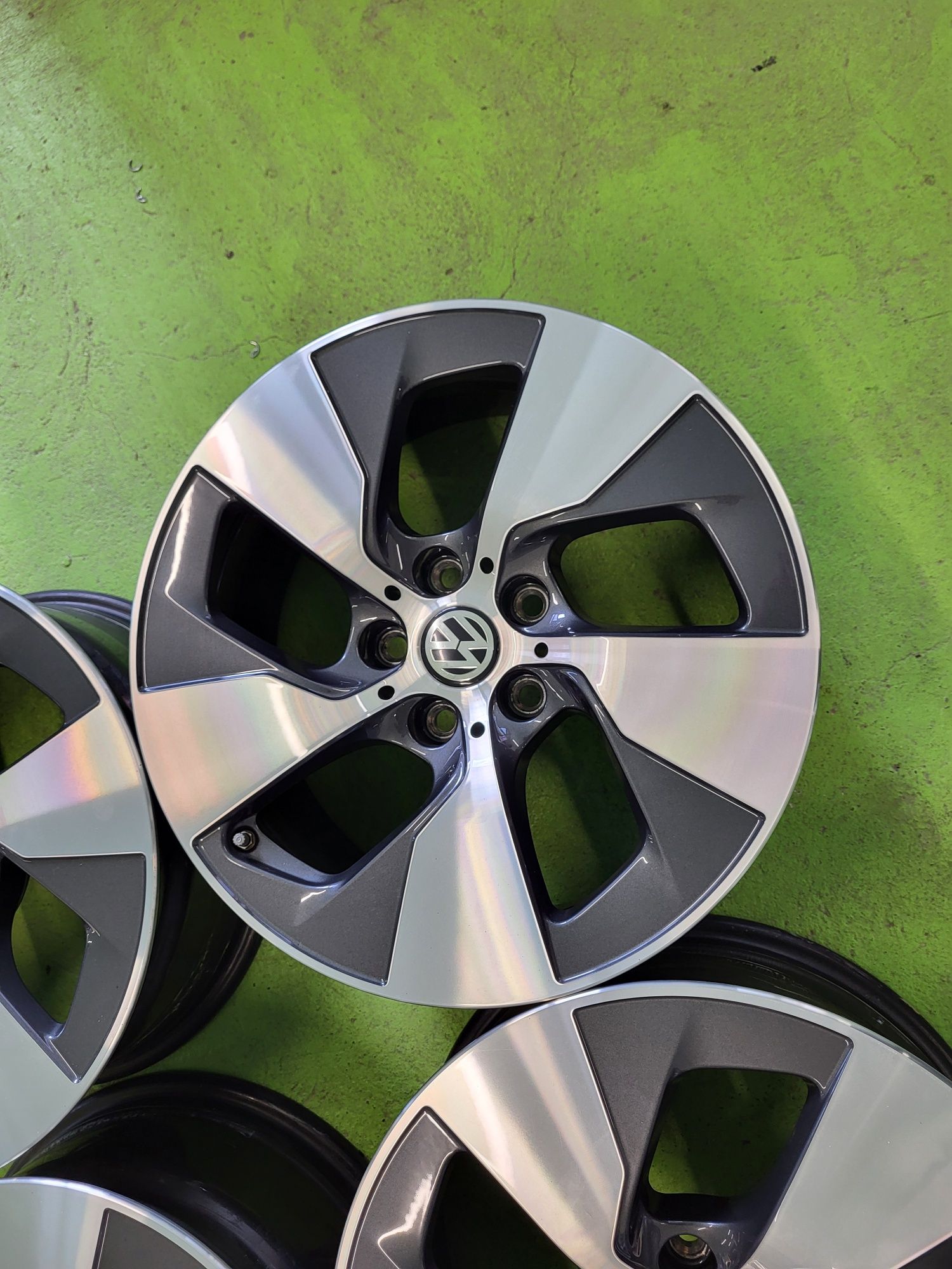 17 5x112 Vw Passat Touran Skoda Audi A4 A5 A6 5х112