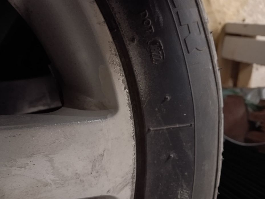 Продавам лети джанти със зимни гуми