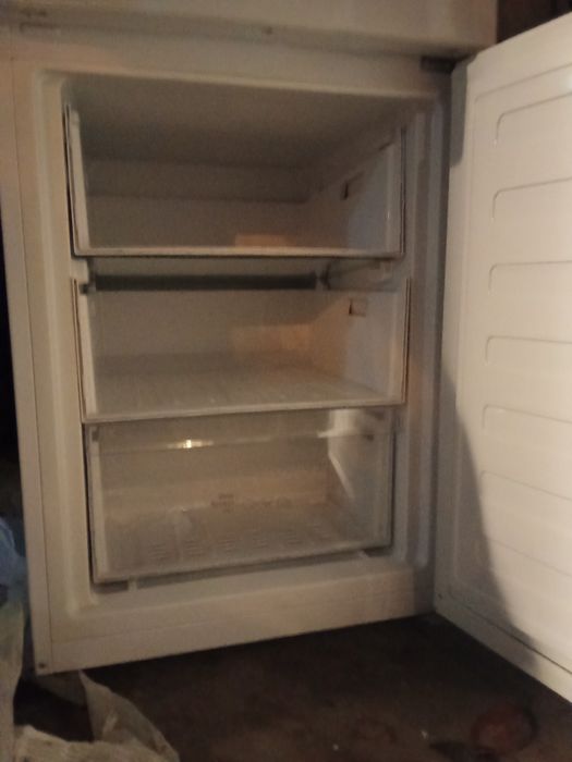 Vând combină frigorifică