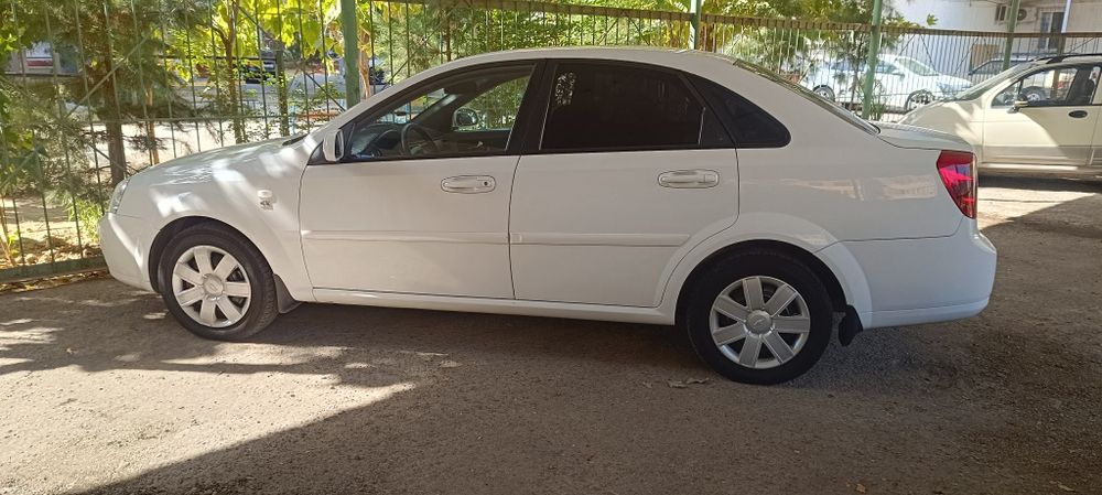 Lacetti 1.8 2011yil holati yahshi