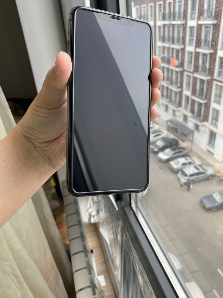 iPhone XS Max 64 GB - в отличном состоянии!