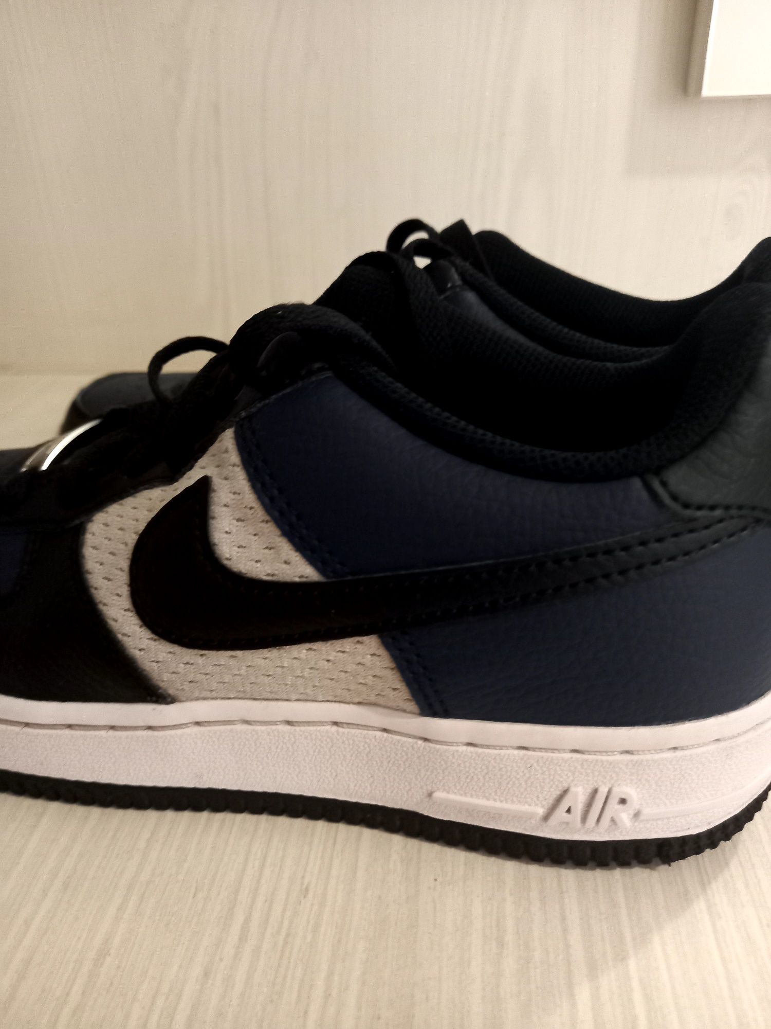 NIKE Air Force 1