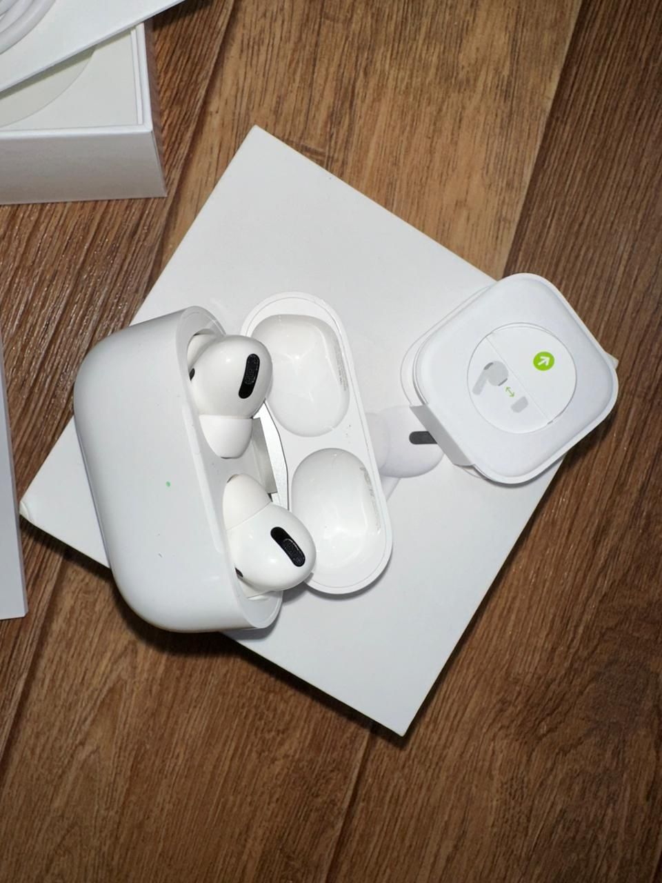 Оригинал AirPods Pro