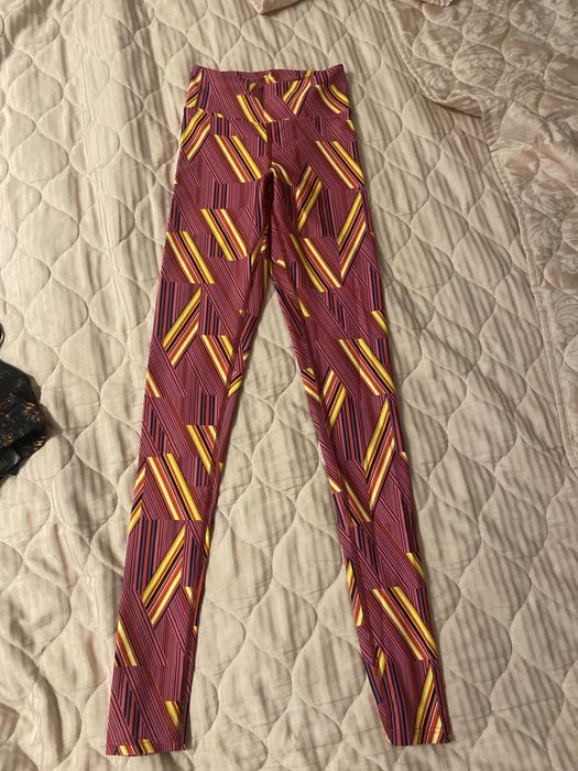 Продается тренировочный костюм